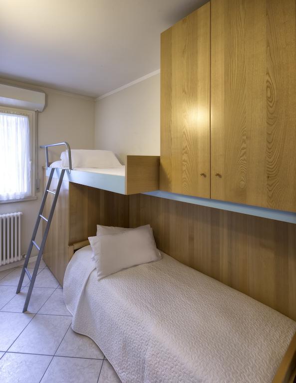 Residence Hamilton Ριτσόνε Δωμάτιο φωτογραφία